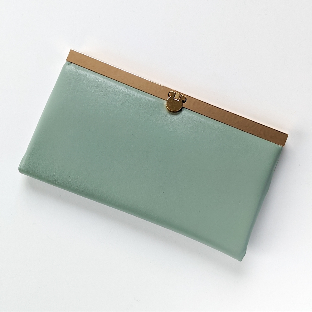 🇨🇦 NWT Celadon Green Leather And Gold Wallet Made In Canada